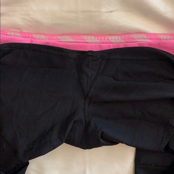 Lululemon size 10 running capris pink stripe - Picture 4 of 7